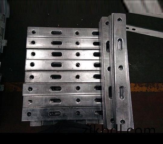 數(shu)控(kong)帶鋼(gang)衝(chong)孔(kong)機