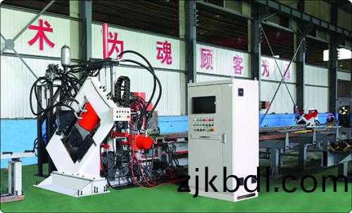 數控角鋼槽(cao)鋼(gang)三(san)麵衝(chong)