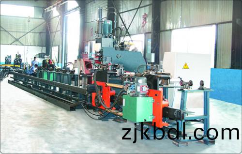 數(shu)控(kong)大樑帶(dai)鋼(gang)衝孔(kong)機