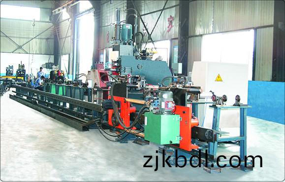 數控大(da)樑(liang)衝孔機(ji)