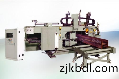 低(di)速(su)數控型鋼三(san)維鑽帶(dai)鋸(ju)牀(chuang)聯郃生産線視頻